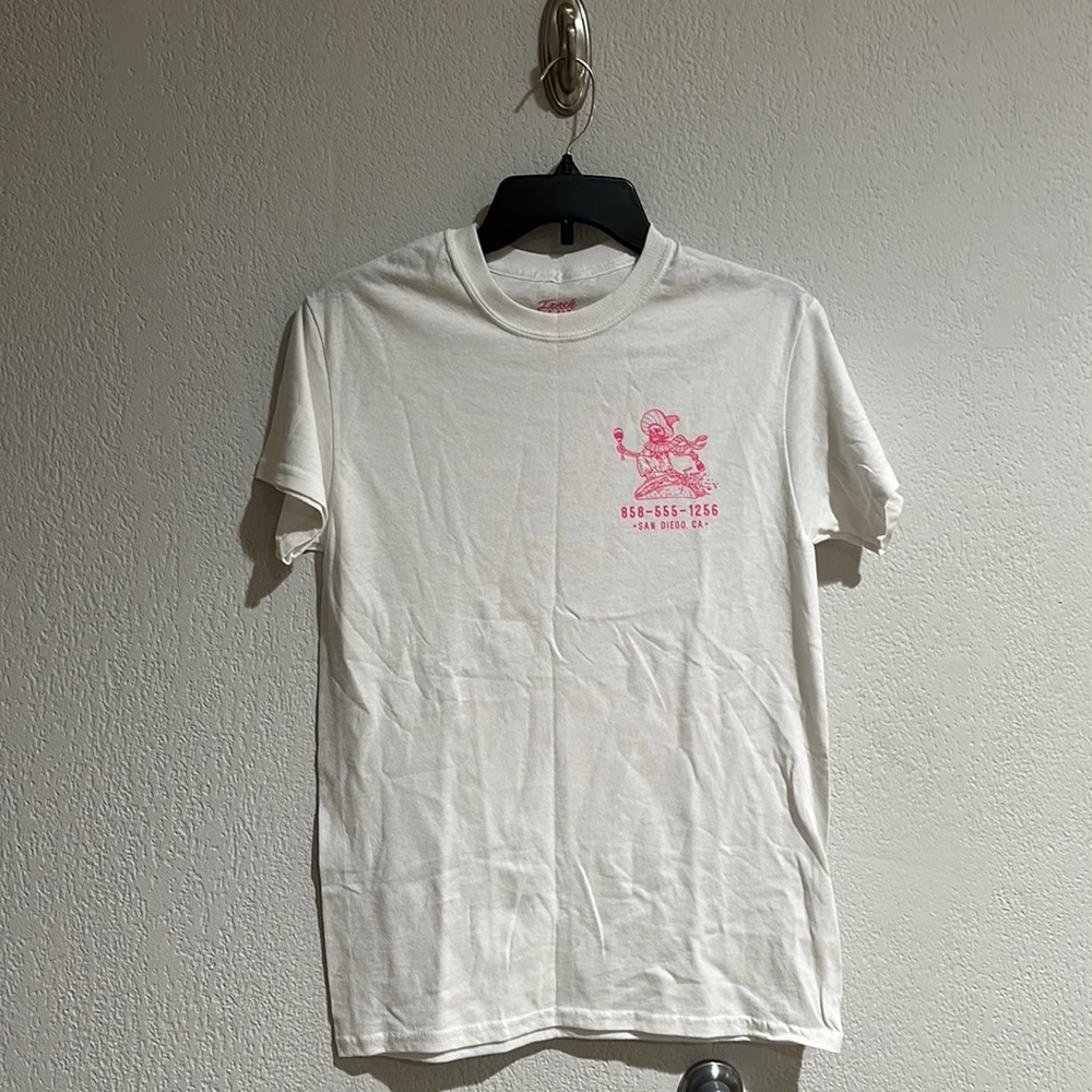 💜 Fresh Vibes Graphic T-shirt NWOT